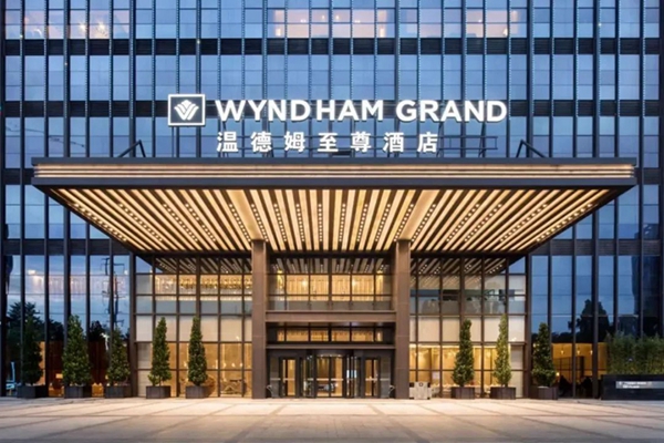 酒店家具,五星级酒店家具,酒店家具定制厂家,酒店家具定制,酒店套房家具,酒店固装家具