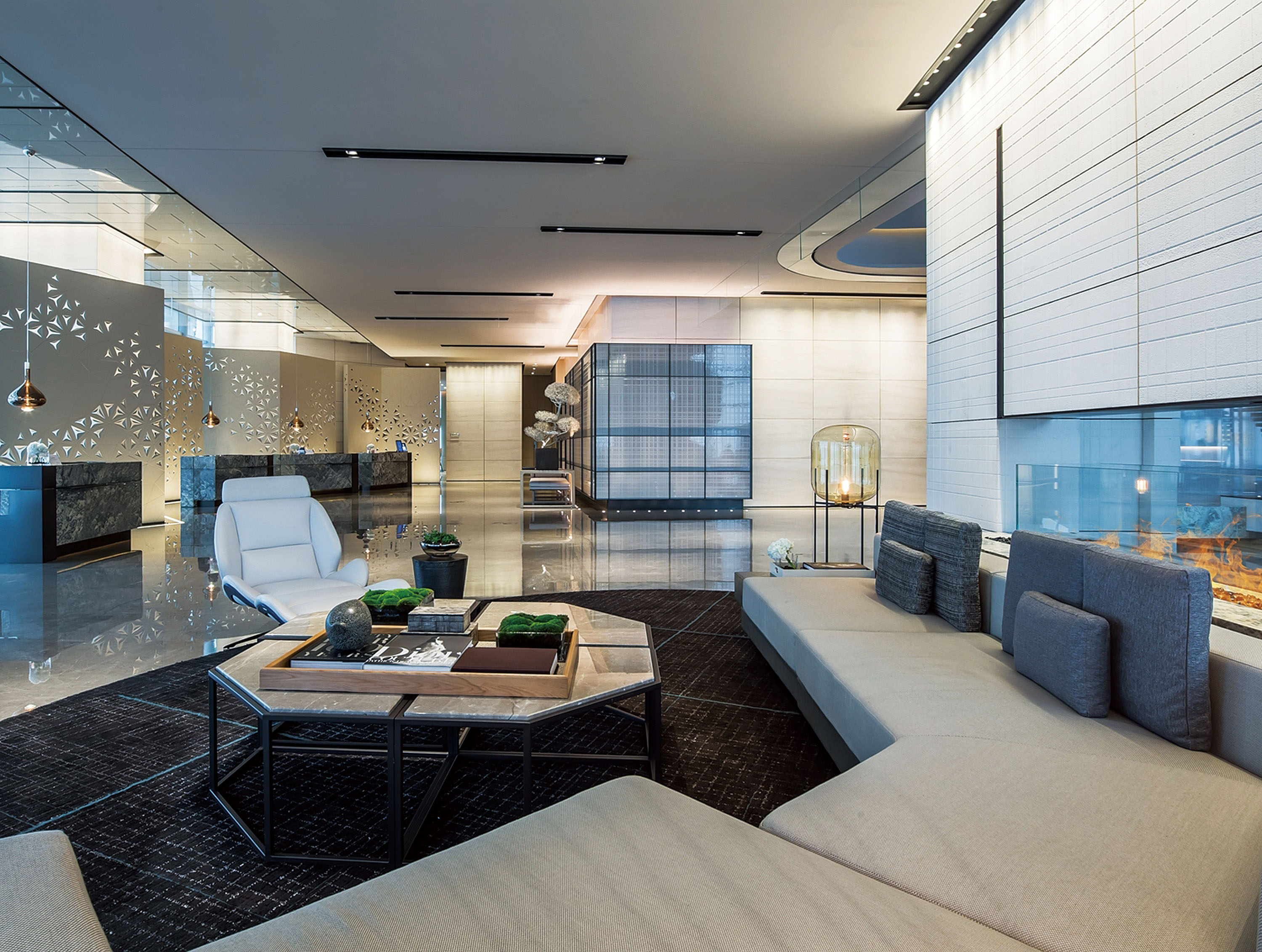 43F_Sky_Lobby___Bar2.jpg